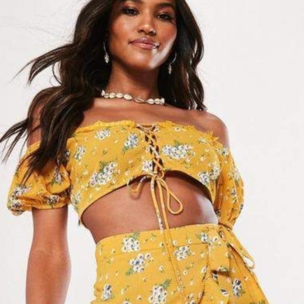 NEW Missguided Laced Bardot Style Corset Floral Lace Cropped Top Size 2 Summer